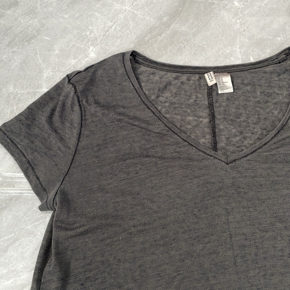 Women's H&M Divided High Low Burnout Short Sleeve Shirt Medium - Picture 3 of 12